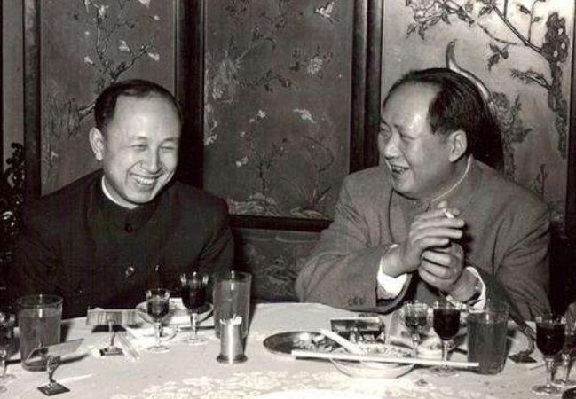 邓稼先,历史人物的卓越贡献与崇高评价,邓稼先,卓越贡献的历史人物与崇高评价