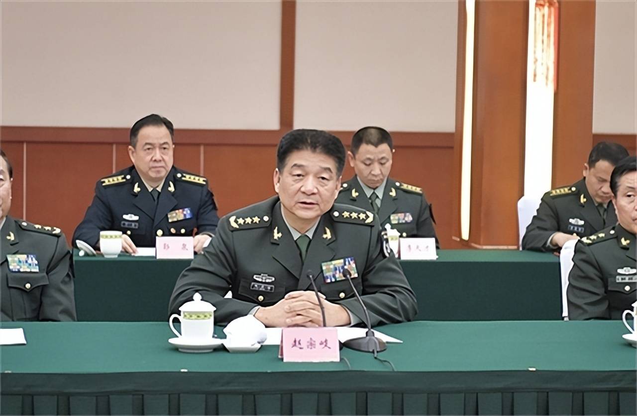 集团军司令与少将军衔,职责、等级及其实践探讨,集团军司令与少将军衔,职责、等级深度解析与实战探讨