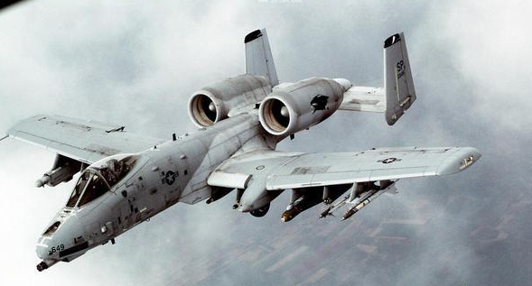 A-10攻击机出动,空中力量的锐利之剑,A-10攻击机,空中力量的锐利之剑