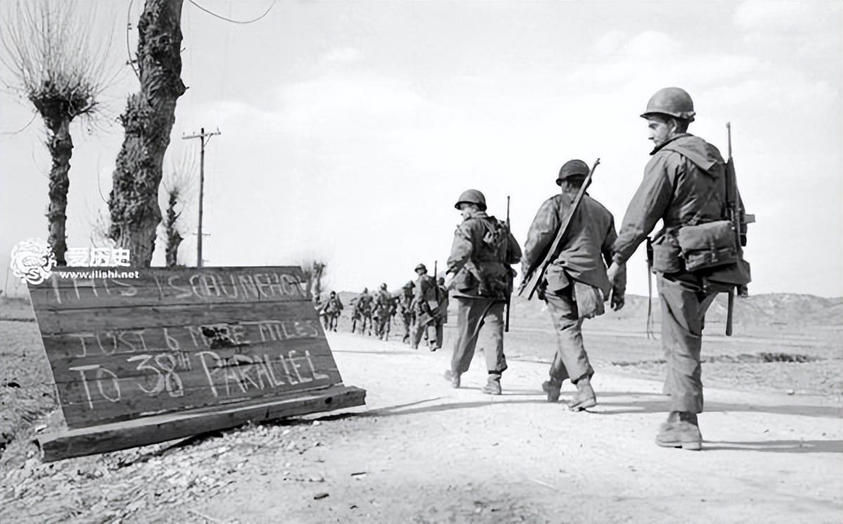 歼10与火箭弹,中国空军的强大力量,歼10与火箭弹,揭示中国空军的强大战斗力