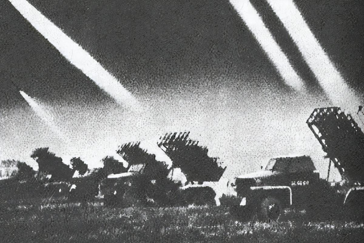 歼10与火箭弹,中国空军的强大力量,歼10与火箭弹,揭示中国空军的强大战斗力