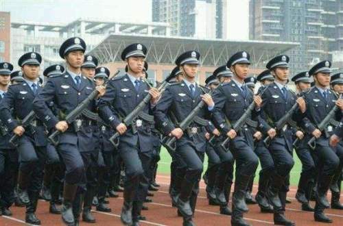 报考警校与近视眼的可行性探讨,警校报考与近视眼的可行性分析,探讨近视者警校之路