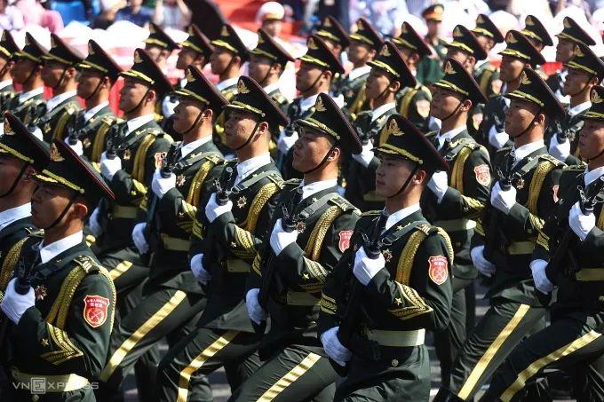 阅兵彩排陆军方队片段视频,展现国家力量与荣耀的瞬间,阅兵彩排陆军方队震撼瞬间,国家力量与荣耀的彰显