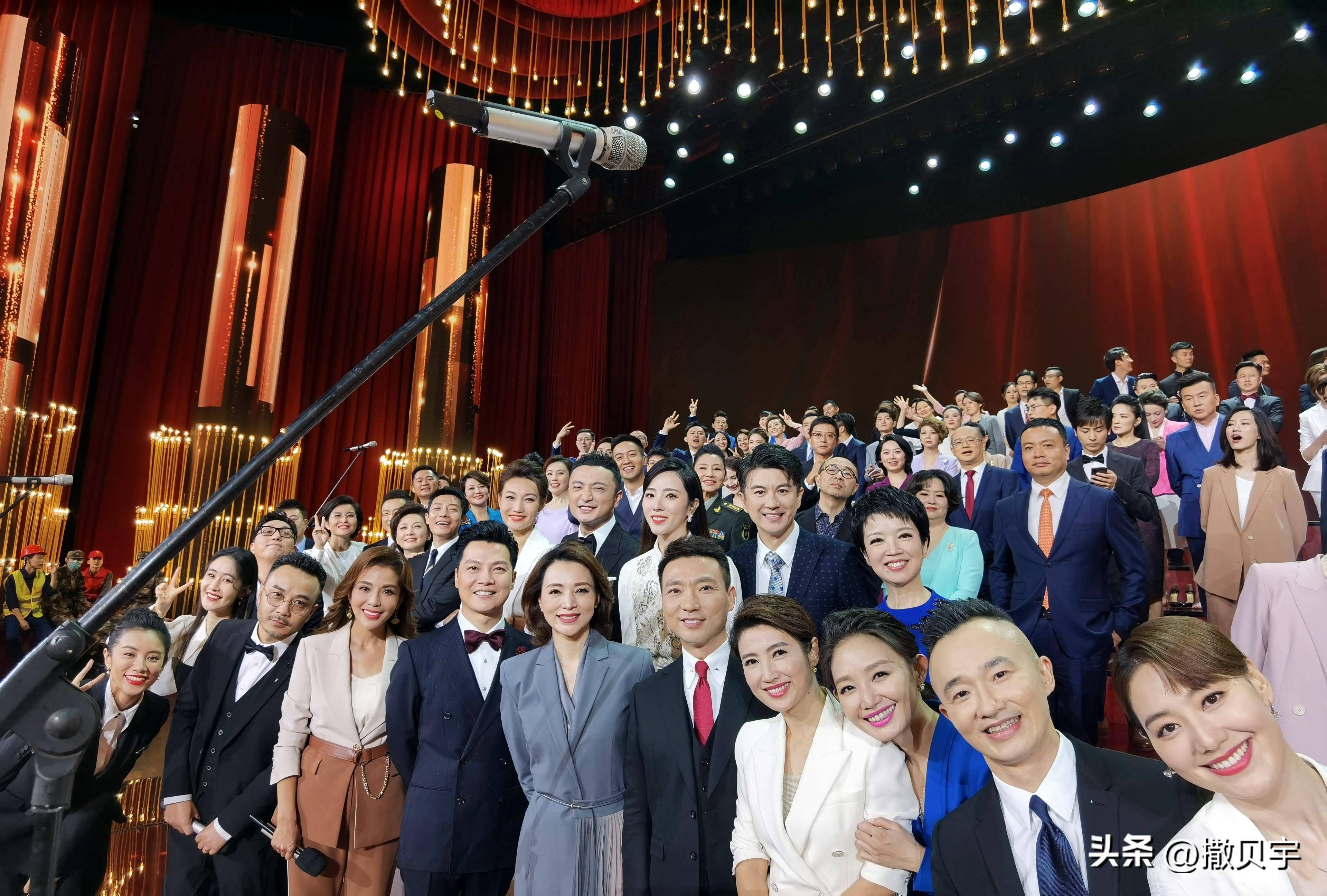 中央七台的主持人名单及其风采展现,中央七台主持人名单及风采展示