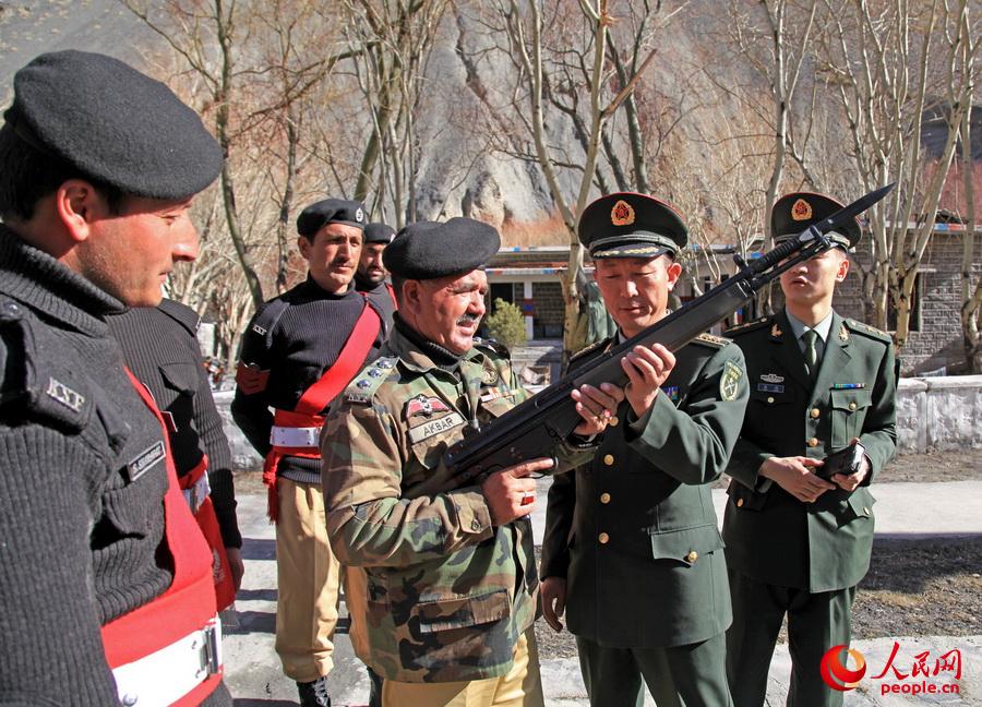 中巴军人的友谊与担当,中巴军人友谊与担当,铸就铁血情谊的军魂传奇