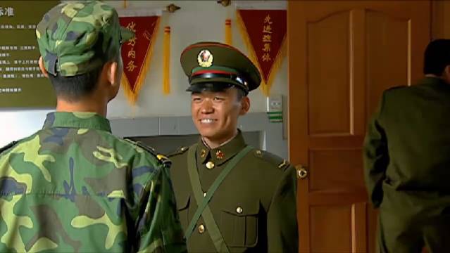 许三多穿的军装是哪式,历史背景与细节解析,许三多军装款式深度解析,历史背景与细节探究