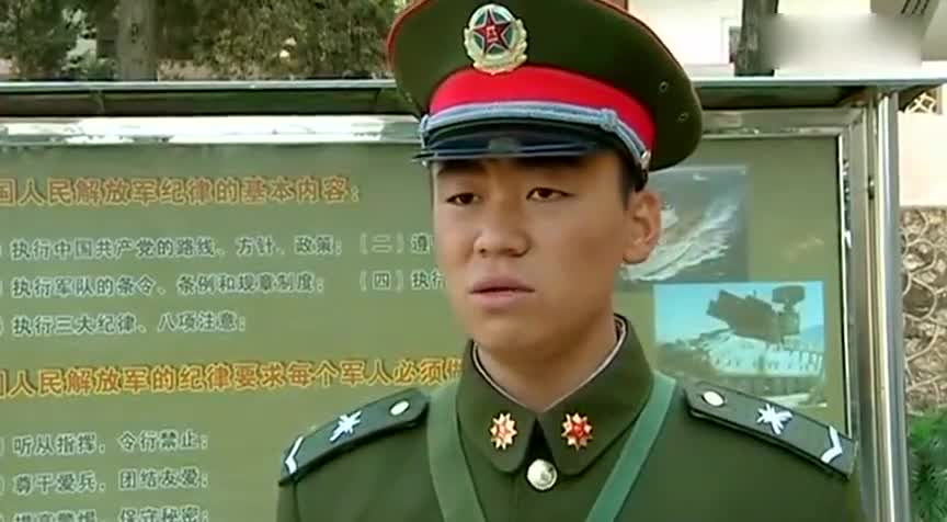 许三多穿的军装是哪式,历史背景与细节解析,许三多军装款式深度解析,历史背景与细节探究