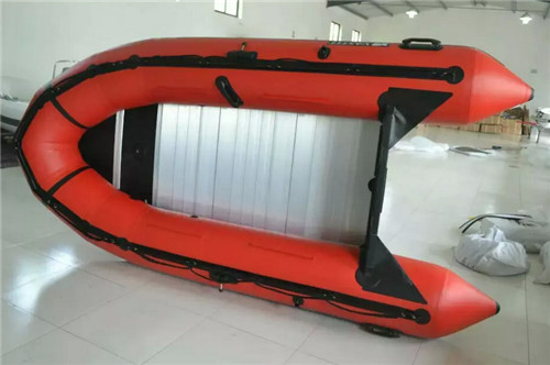 军用冲锋艇,现代战争中的水上先锋,军用冲锋艇,现代战争的水上利刃