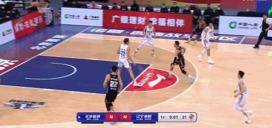 歼-16利落驱逐美军机，空中力量的骄傲时刻，歼-16展示空中力量骄傲，利落驱逐美军机时刻