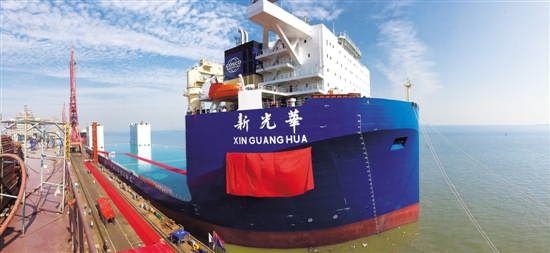 半潜船航速揭秘,多少节的速度在波涛中穿梭?,半潜船航速探秘,波涛中穿梭的航速揭秘