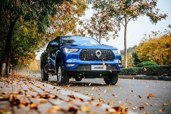 福特号航空母舰与山东号，两大巨舰的交汇点，福特号航空母舰与山东号交汇，两大巨舰的交锋与对比