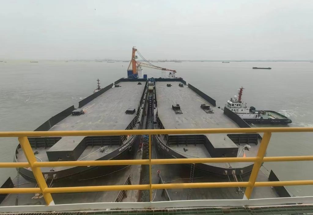 半潜船过驳跳板，革新海事运输的关键技术，半潜船过驳跳板技术革新海事运输领域的关键突破