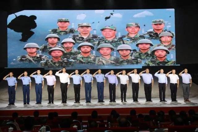 汶川地震中的空降兵,来自哪个军区的英勇之师,汶川地震中的空降兵,揭秘英勇之师的来源军区