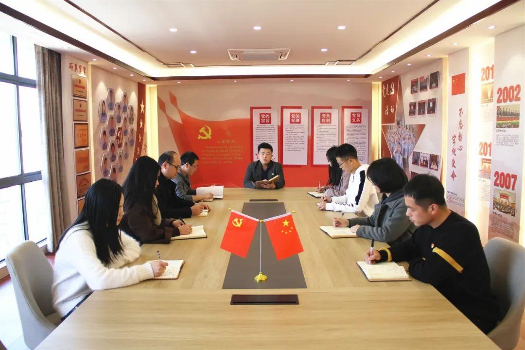 卫国戍边英雄与一等功的区别,荣誉背后的不同内涵与意义,卫国戍边英雄与一等功荣誉背后的内涵与意义差异