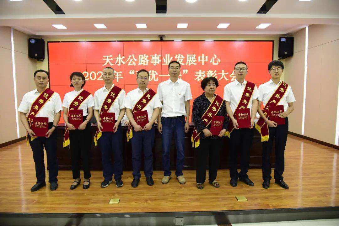 副司长一年能挣一百万吗?薪酬背后的真相与探讨,副司长薪酬揭秘,一年能否挣得百万?真相与探讨。