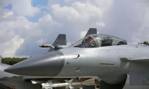 歼-10战斗机使用寿命探究,歼-10战斗机使用寿命深度解析