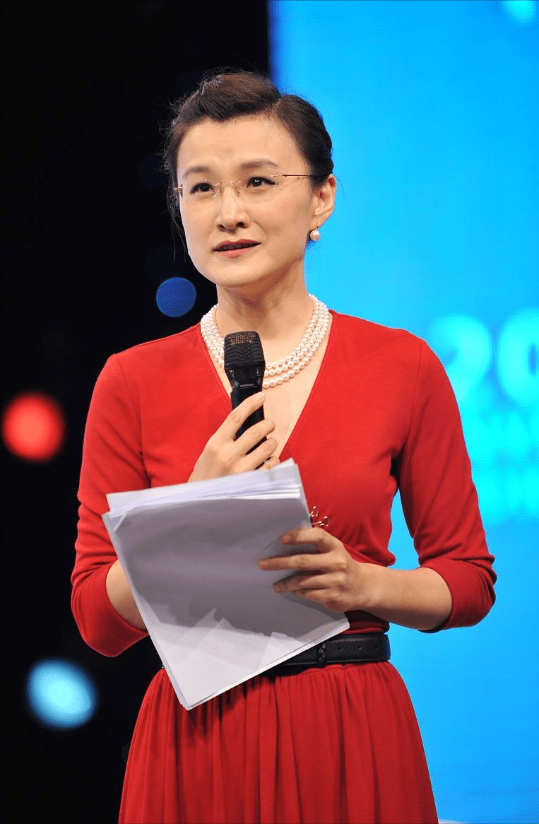 董倩,一位卓越新闻工作者的风采,董倩,卓越新闻工作者的闪耀风采