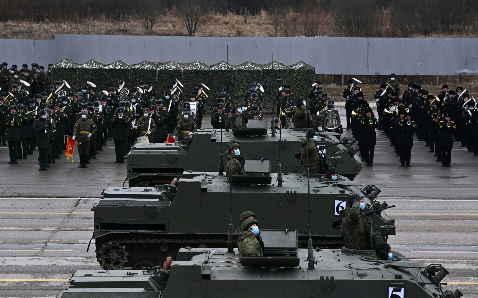 俄罗斯正在阅兵,展现国家力量与荣耀,俄罗斯盛大阅兵,彰显国家力量与荣耀时刻