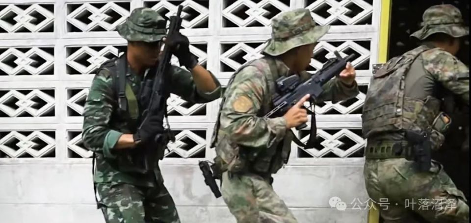 A10误伤友军,深度解析事件背后的真相与启示,A10误伤友军事件真相解析与启示探讨